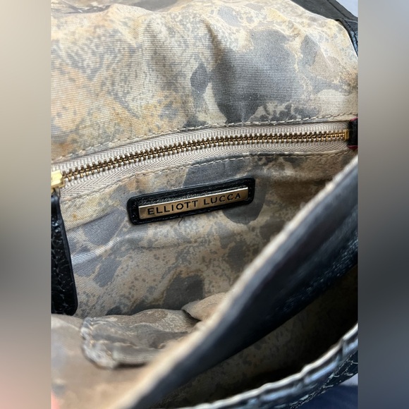 Elliot Lucca Black Leather and Fine Gold Mesh Adjustable Crossbody Pocketbook - Picture 11 of 14